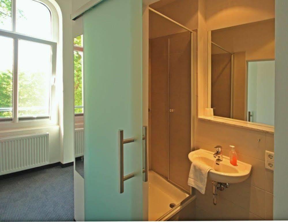Hotel Zwischen Den Seen Waren  Luaran gambar